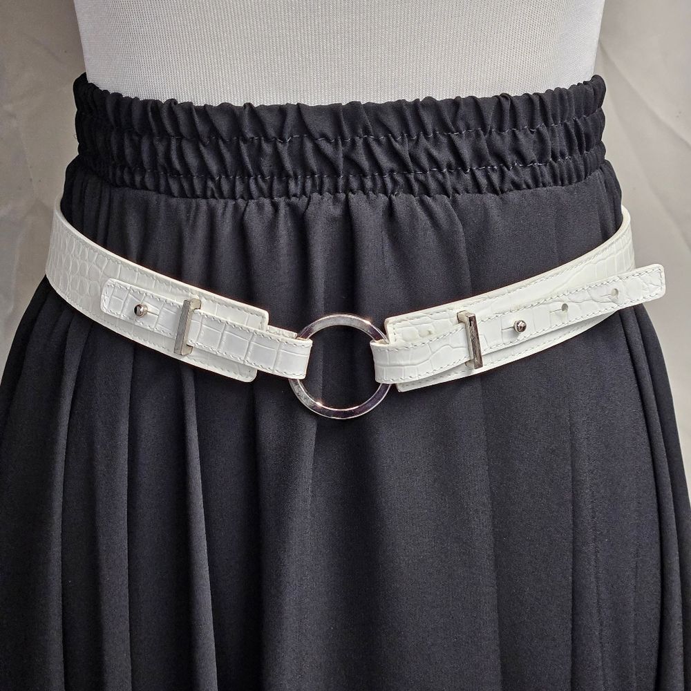 Talbots White Leather Crocodile Embossed  Trendy Silver Adjustable O Ring Belt